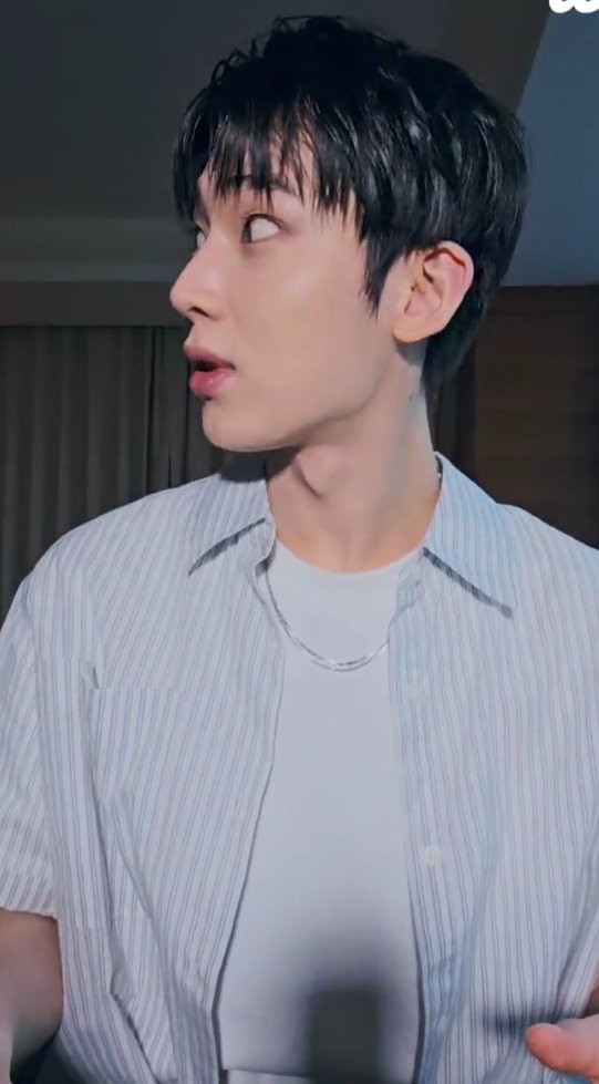 the panic on his eyes when someone suddenly came 😆

SUNOO GLOBAL AMBASSADOR 
#SUNOOIn8SecondsPH