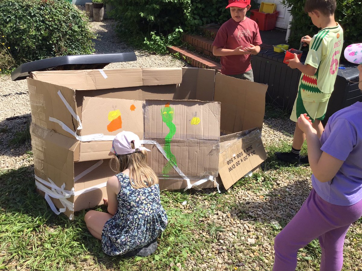 Penclawdd Primary (@penclawdd) on Twitter photo Busy decorating and painting our carnival floats! #PencSealions #PencOutdoors #PencFUN #PencEXP Busy decorating and painting our carnival floats! #PencSealions #PencOutdoors #PencFUN #PencEXP