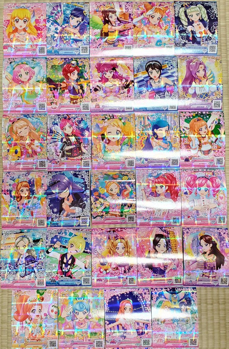 nekonekonyan01's tweet photo. これはアイカツブロマイド作り！
それぞれアイカツ、スターズ、フレンズでキャラの雰囲気に合わせて作成した時の！
ブロマイド最終的に2000枚ぐらい印刷したかも～ https://t.co/vjfQRWMAG8