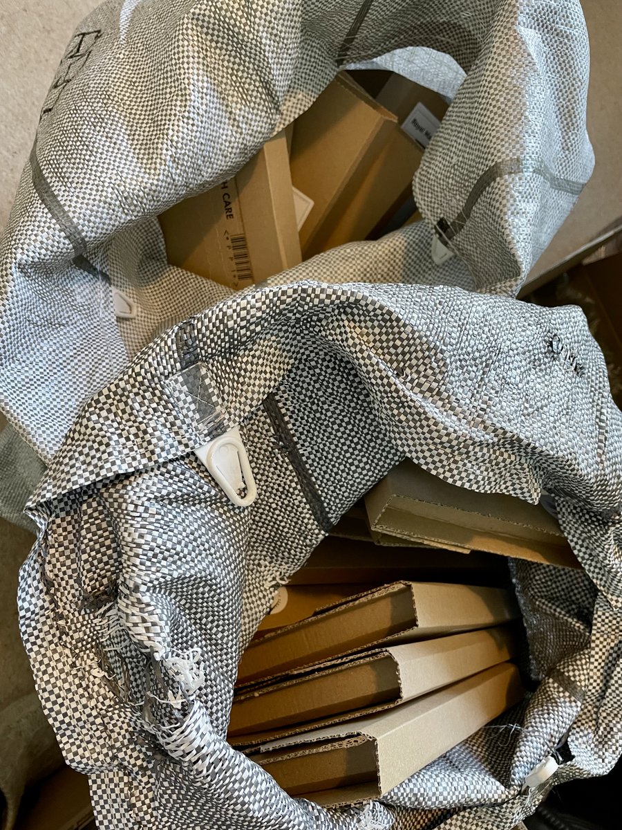 parrot_street's tweet image. Our July #subscriptionboxes are picked and packed and on their way to our Parakeet & Cockatoo subscribers as we type 🎉🎉🎉 We can't wait to share this month's books with you! #kidsbookclub