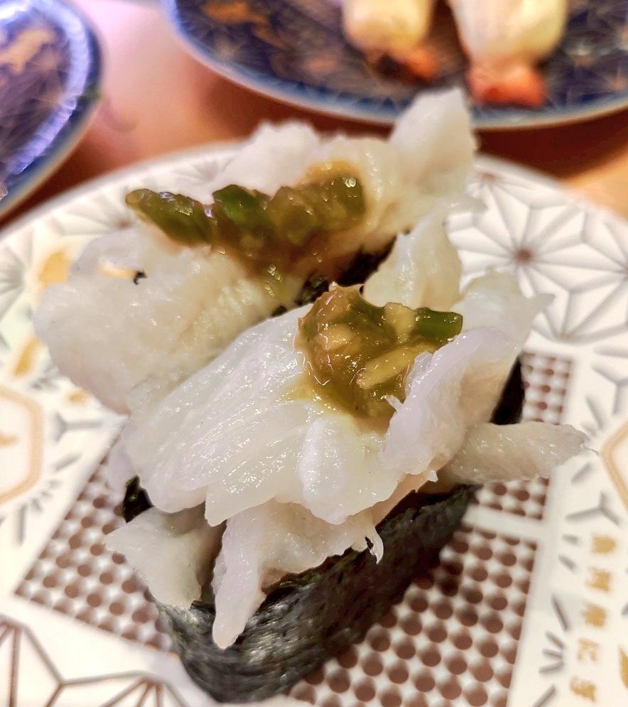 Twinkle_place's tweet image. 濱一貫でお寿司!今日も暑かったですが明日は梅雨前線が復活して警報級の大雨になるみたいです👀暑さ少しおさまるのかな💦熱愛報道の話しで盛り上がりながら飲んで🍣食べて帰ります!皆さまお疲れさまです🍻ジャンボリー♪