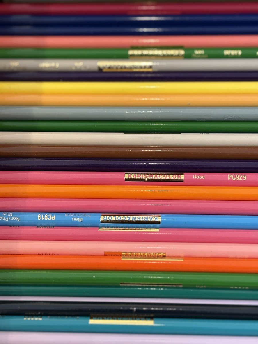 「林亮太色鉛筆画教室
トーキョーイロエンピツスパイス展」

<a href="/ryota884/">林 亮太　色鉛筆画家</a> 

明日開幕です！

まさしく色鉛筆スパイスがかなり効いた
作品111作品の大展覧会
販売もあります

カリスマカラー色鉛筆掴み取り
&amp;デザートカラー色鉛筆販売（微🉐）
アツイ色鉛筆祭りを
お楽しみください

#色鉛筆 #色鉛筆画