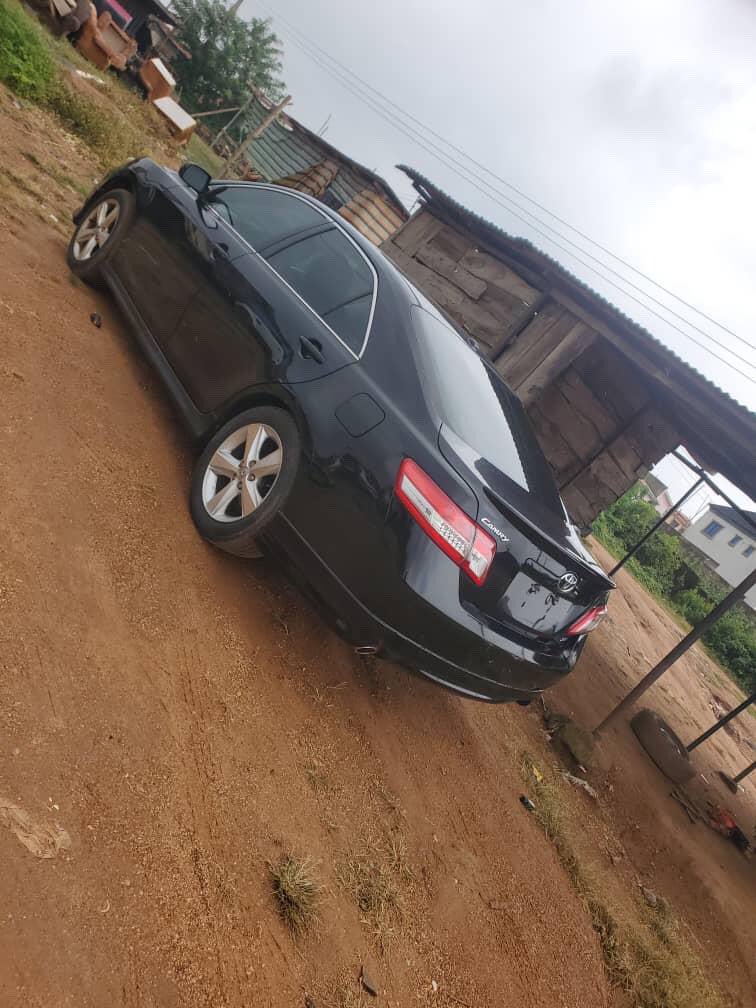 OkunolaOO's tweet photo. Toyota Camry 2010 for sale https://t.co/3qzkiZ7qOX