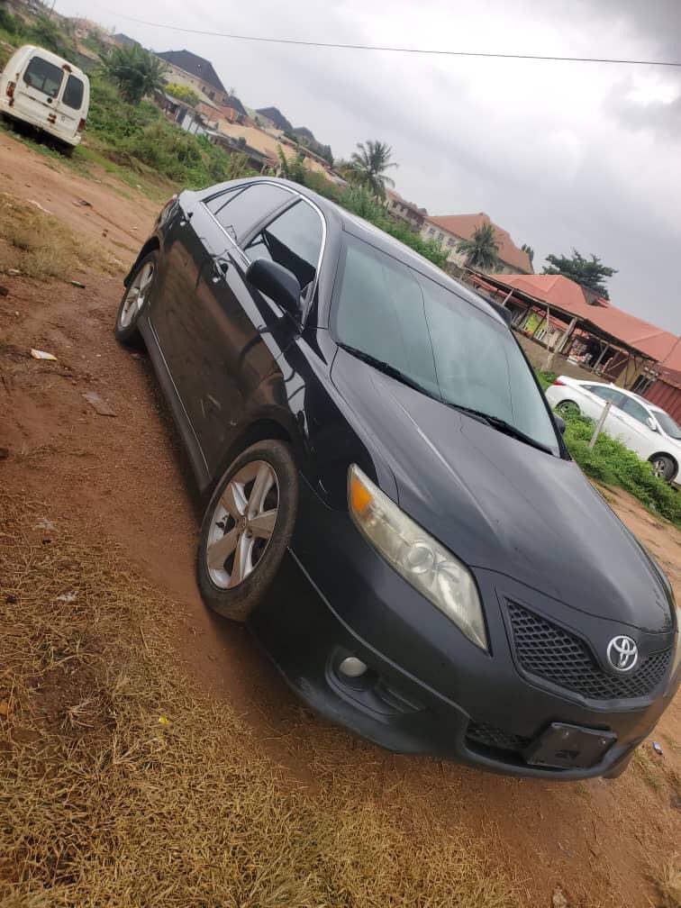 OkunolaOO's tweet photo. Toyota Camry 2010 for sale https://t.co/3qzkiZ7qOX