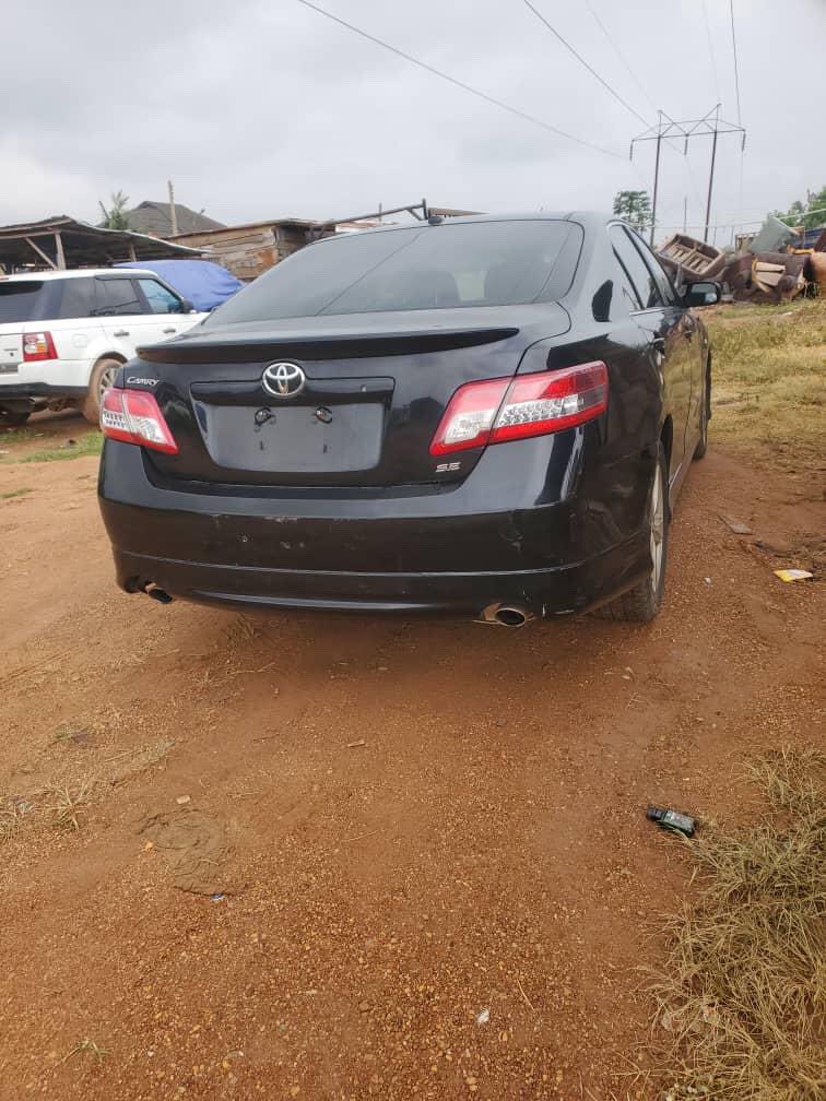 OkunolaOO's tweet photo. Toyota Camry 2010 for sale https://t.co/3qzkiZ7qOX