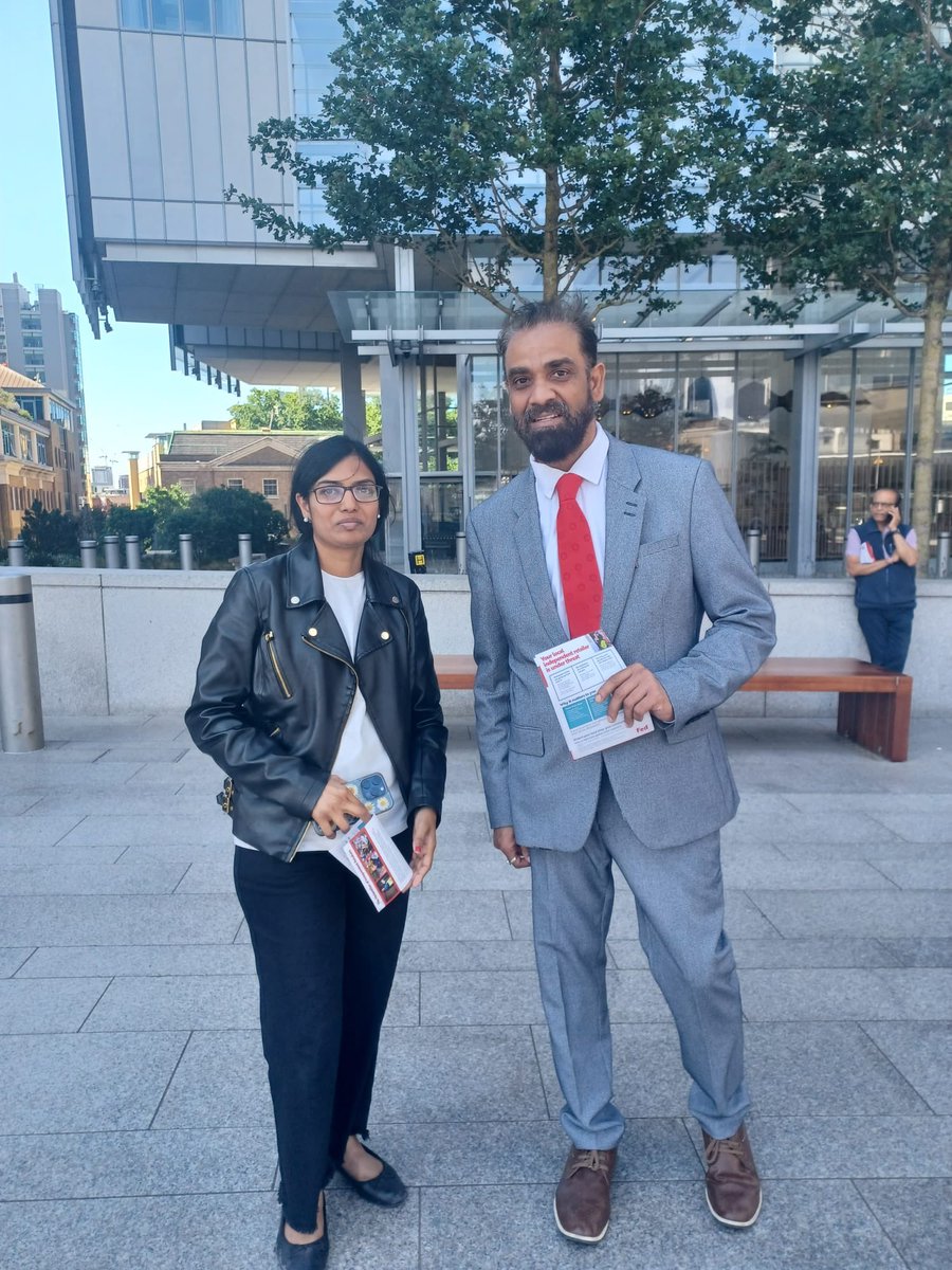 TheFed_Online's tweet photo. Why are Fed members and staff protesting against News UK?

📈Newspaper prices are going up from July 14 

📉BUT publishers are cutting the margins (retailers will earn a lower % rate for each paper sold)

🗓️The Times won’t pay the new rates until January 2026 (retailers will be selling The Times at £3.20 but earnings will still be based on the old cover price)

We’re fighting back at unfair treatment