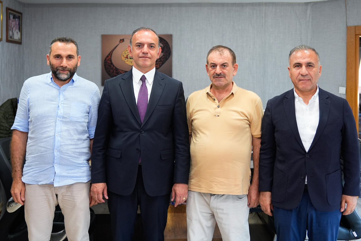 Hac vazifesini yerine getiren ilçemizin iş insanı Mehmet Barak’ı  ziyaret ettik. Allah kabul etsin.