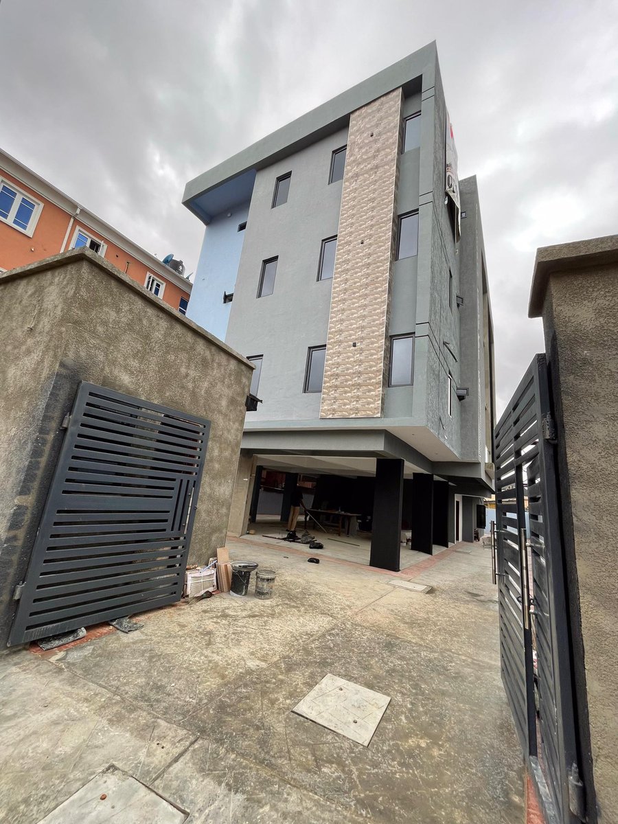 Crayjoe_'s tweet image. 2 BEDROOM APARTMENT: N110M PER UNIT
3 BEDROOM APARTMENT: N120M PER UNIT
LOCATION: SURULERE
FEATURES:
Spacious rooms
Ample car space
Fitted kitchen
Gated compound
Serene environment
All rooms en-suite
Security lights.
