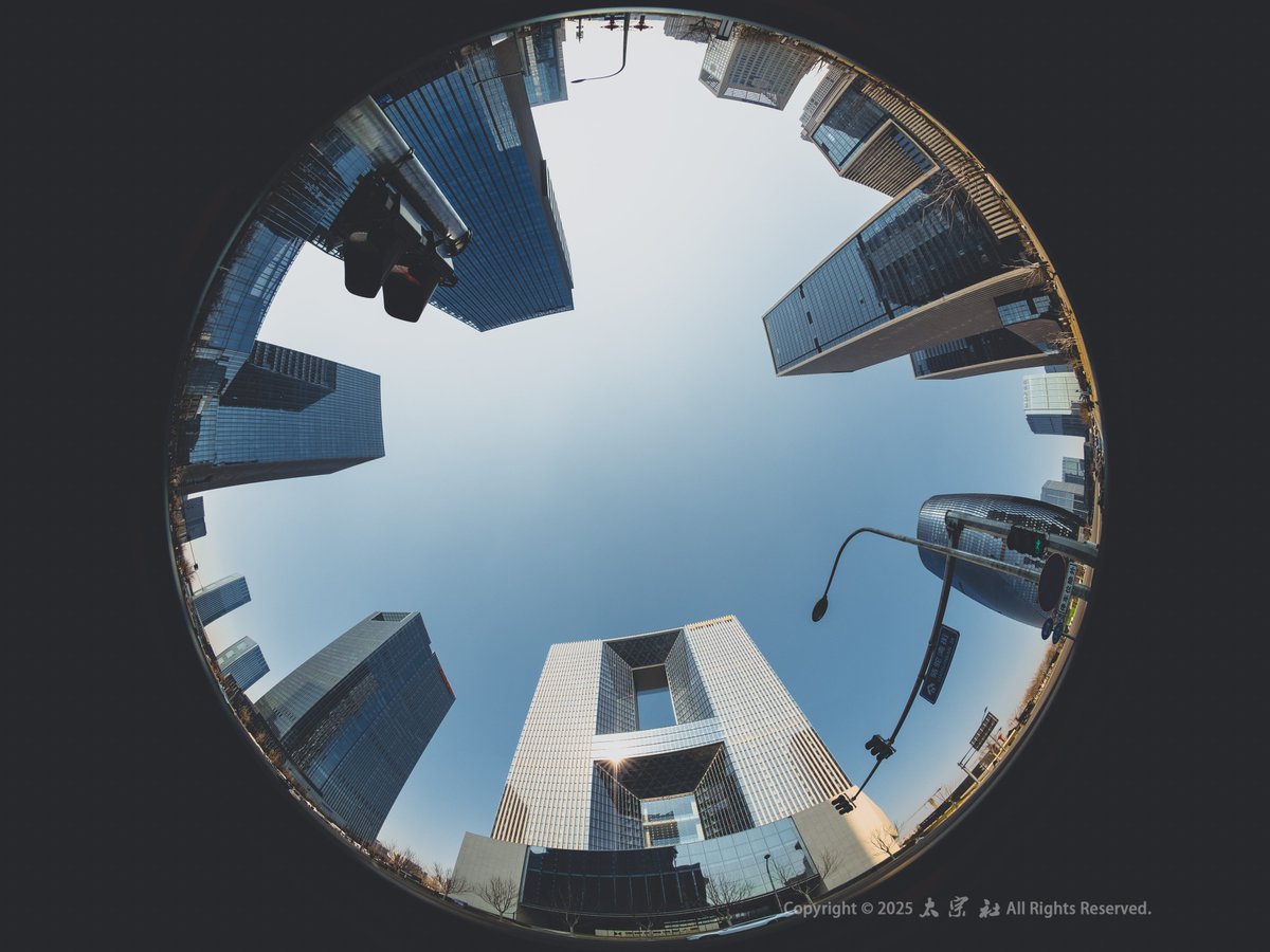AstrHori's tweet photo. ๐ท See the City in Full Circle!
The AstrHori 6.5mm F2.0 Circular Fisheye makes skyscrapers bend, twist, and wrap around you. Step into the distortionโitโs a whole new vibe!
Credit๏ผ@ๅคชๅฎ็คพ
#AstrHori #Astrhori65mmF2 #Fisheyelens #FisheyeFun #CityscapeMagic #architecturephotography https://t.co/k5BPRio9hP