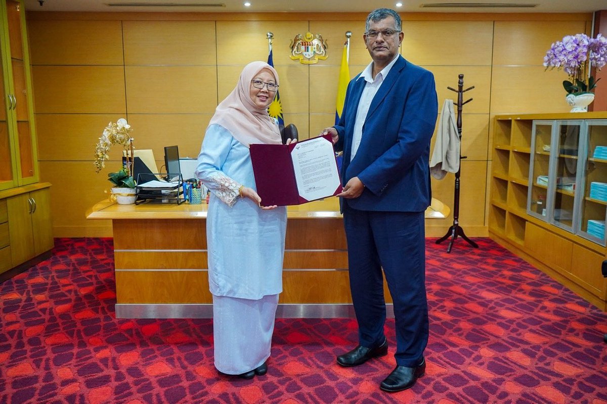 yayasanwp's tweet photo. Setinggi-tinggi tahniah diucapkan kepada YBrs. Dr. Abdul Basir V. Kunhimohamed atas pelantikan sebagai Ketua Pegawai Eksekutif Yayasan Wilayah Persekutuan (YWP) berkuat kuasa 1 Julai 2025. https://t.co/zL2EuCRefJ