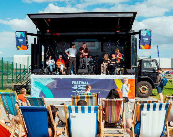 The Showman's Show - The Outdoor Events Exhibition (@theshowmansshow) on Twitter photo Exhibitor News 🗞
Warm welcome back to <a href="/thestagebus/">The Stage Bus 🚌</a> which is the UK's first and foremost supplier of solar-powered mobile stages.
Read more here 👉 showmans-directory.co.uk/the-stage-bus-…
Register to visit for FREE here 👉 eventdata.uk/Visitor/Showma…
#OutdoorEvents #Exhibition #EventProfs Exhibitor News 🗞
Warm welcome back to <a href="/thestagebus/">The Stage Bus 🚌</a> which is the UK's first and foremost supplier of solar-powered mobile stages.
Read more here 👉 showmans-directory.co.uk/the-stage-bus-…
Register to visit for FREE here 👉 eventdata.uk/Visitor/Showma…
#OutdoorEvents #Exhibition #EventProfs