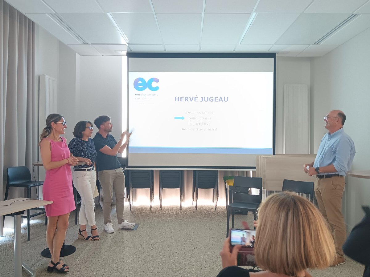 DDEC_35's tweet photo. Hier, nous avons célébré le départ de :
- Shirley LEBAILLY, Chargée de mission 2d
- Hervé JUGEAU, référent de secteur 1d
- Michel PELLÉ, Directeur diocésain
 
Nous tenons à leur exprimer notre gratitude pour leur engagement au sein de l’Enseignement catholique  d'Ille-et-Vilaine. https://t.co/VP2njW2QC4