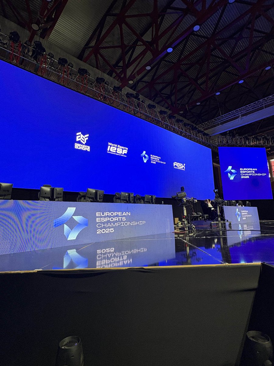 IrelandEsports_'s tweet image. The #EEC25 venue is ready and so are Team Ireland #CS2 #irelandesports