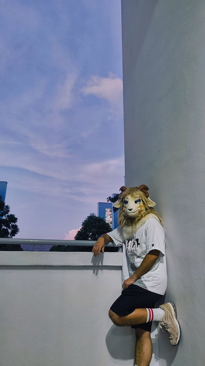 Oreolis_'s tweet image. secret’s out 🐏

many thanks to everyone who came for the debut and @polyderg for opening his house ❤️

🧵: @/li.zizizizi55 (instagram)

#fursuit