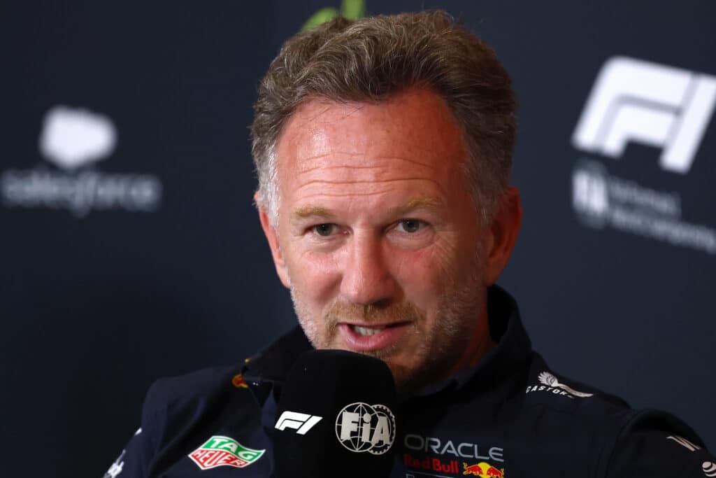 Boxengassedk's tweet photo. Wow! Christian Horner er fortid hos Red Bull. Hvad siger du til det? Læs mere på https://t.co/WvqaKA9KPK https://t.co/dnWb473aVY