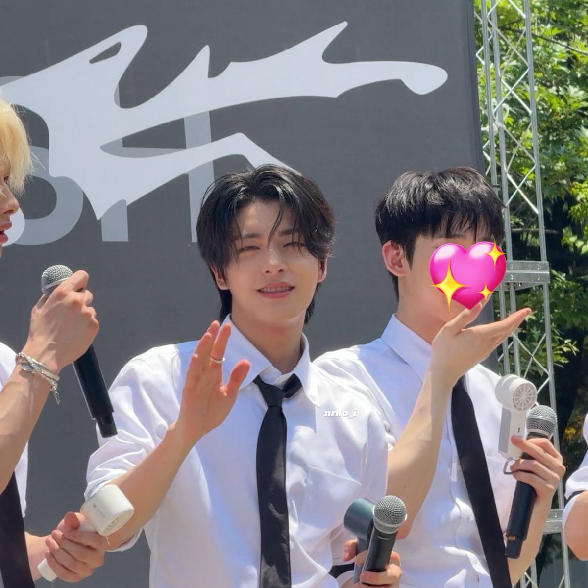 키리기리.. tweet media