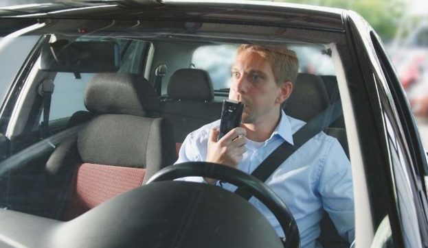 "Si bebes, no arrancas" no es solo un lema, es una llamada urgente a la acción. Dräger lanza campaña para exigir el uso real del alcoholímetro antiarranque en vehículos de transporte. 

¿Sabías que su implantación podría salvar más de 80 vidas al año? 
👉 Lee más: