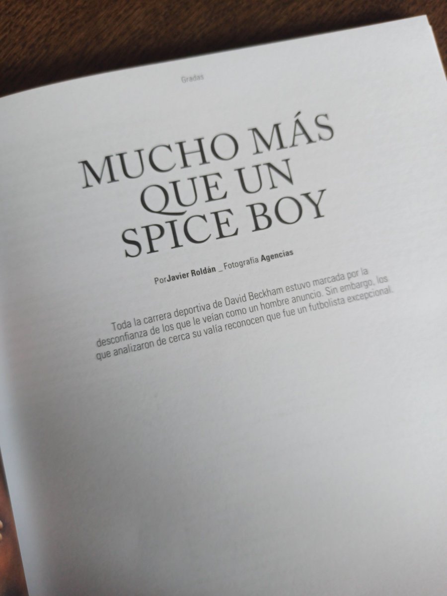 𝗚𝘂𝘀ᴾᵉʳᵉᶦʳᵃ (@gusfop) on Twitter photo Articulazo de <a href="/JaviHipo/">Javi Roldán</a> para <a href="/revistalibero/">Revista Líbero</a>.
Beckham fue uno de mis jugadores favoritos. Para variar, acabó en el Madrid, pero Javi hace justicia al futbolista más allá del estigma. Precioso. Articulazo de <a href="/JaviHipo/">Javi Roldán</a> para <a href="/revistalibero/">Revista Líbero</a>.
Beckham fue uno de mis jugadores favoritos. Para variar, acabó en el Madrid, pero Javi hace justicia al futbolista más allá del estigma. Precioso.