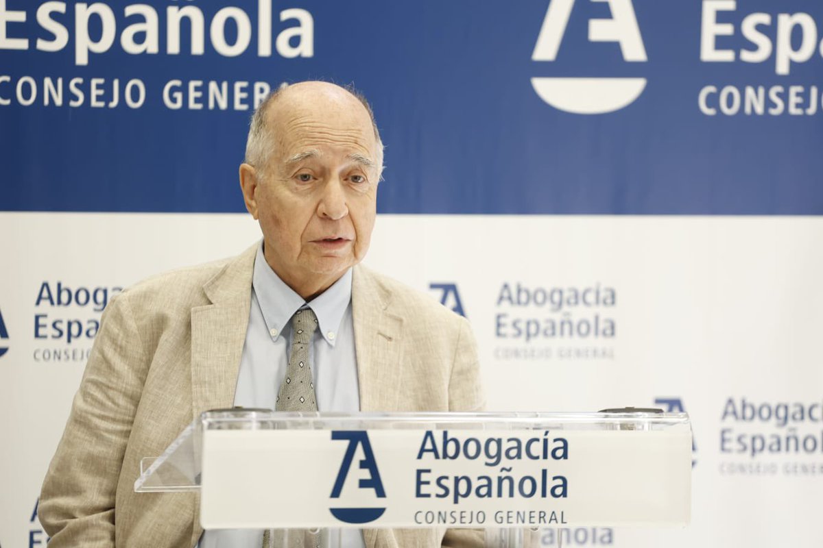 José Juan Toharia, presidente de <a href="/metroscopia/">metroscopia</a>, destaca “la rotunda buena imagen de la asistencia jurídica gratuita en nuestra sociedad, tanto entre los beneficiarios de la misma como entre su entorno cotidiano más cercano”.