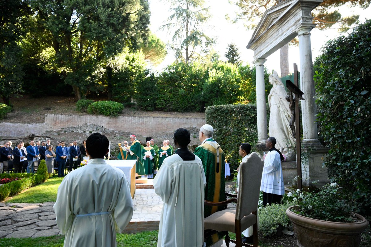 ctrlamb's tweet image. Pope Leo XIV, celebrating a Mass "For the Care of Creation" in the gardens of Castel Gandolfo, said during his homily: "we have to pray for the conversion of so many people, inside and outside the Church, who still do not recognize the urgency of caring for the common home."…