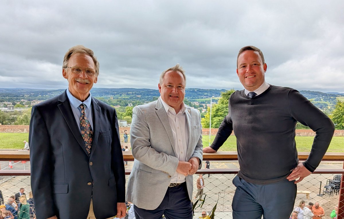 Darren Millar MS 🏴 (@darrenmillarms) on Twitter photo 🎭 I was pleased to attend the Opening Ceremony at <a href="/ClwydTweets/">Theatr Clwyd</a> this weekend.
📽️ This exciting redevelopment will enable Theatr Clwyd to continue to entertain, inspire, and bring people together through unforgettable performances and events.
👏 Congratulations to all involved! 🎭 I was pleased to attend the Opening Ceremony at <a href="/ClwydTweets/">Theatr Clwyd</a> this weekend.
📽️ This exciting redevelopment will enable Theatr Clwyd to continue to entertain, inspire, and bring people together through unforgettable performances and events.
👏 Congratulations to all involved!
