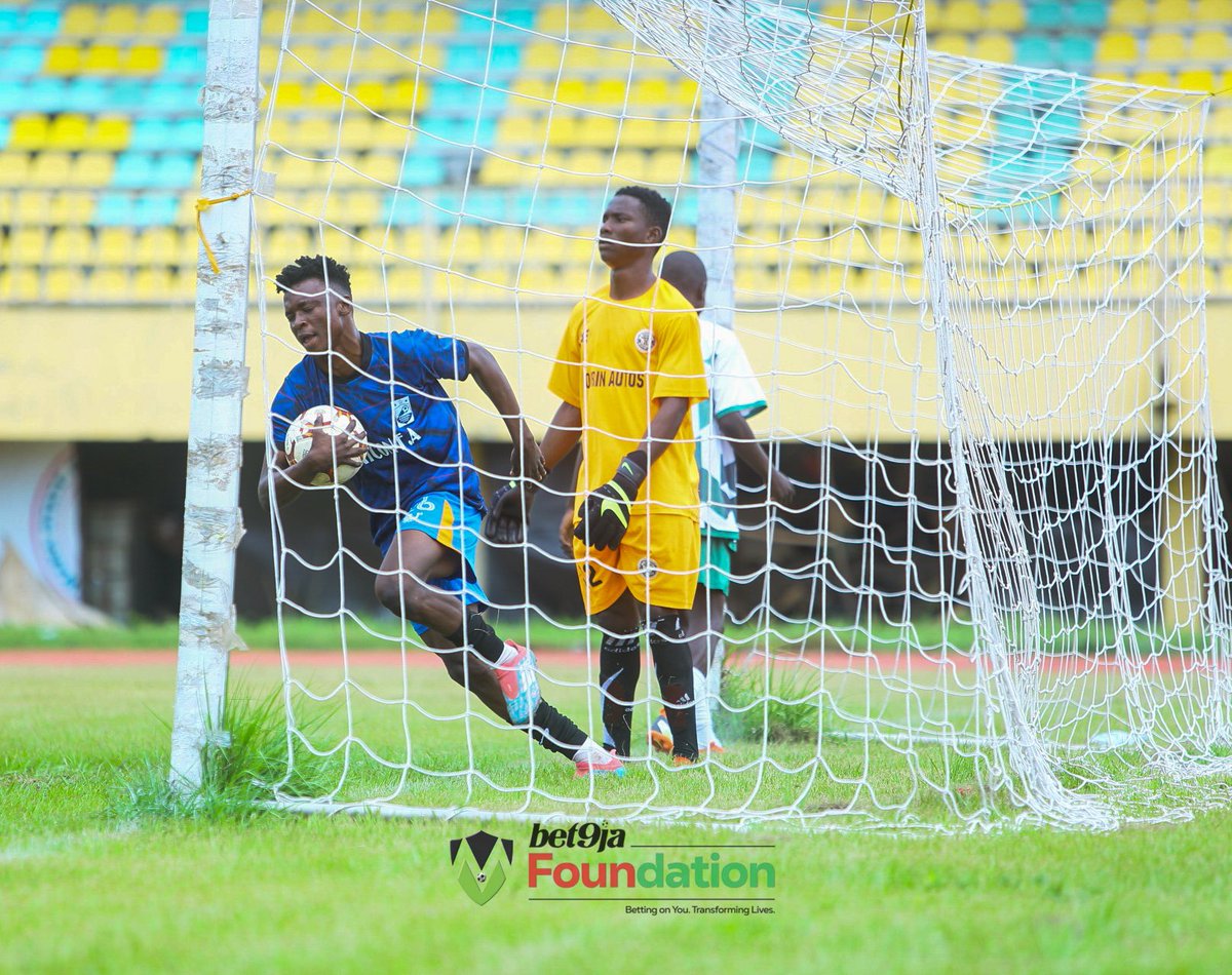 AMAPROOfficial's tweet photo. Adelowo Pelumi after scoring the opener. 
“Give me ball, I wan score more goals”. 

Watch the game live here 
👇👇👇👇👇

https://t.co/LMbKoZmU7F

#AMAPRO2025 #Eyeball #Bet9jaFoundation #Darajeph https://t.co/xZVnGqb3YK