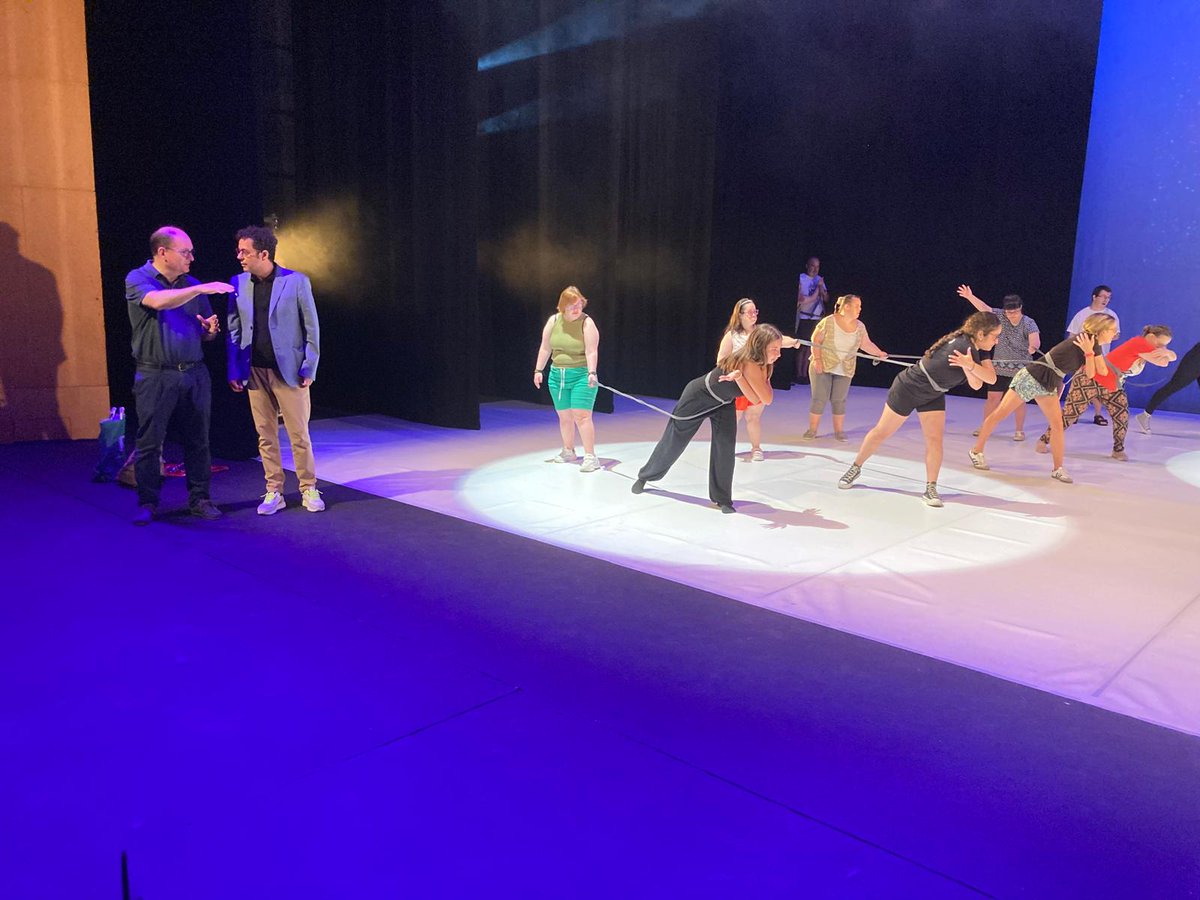 🩰 Últimos ensayos de <a href="/ASSIDOMURCIA/">ASSIDO</a> para su muestra de danza anual para la #diversidad. 

"A - MARTE" reunirá hoy a las 21 horas a más de 1.300 personas en el <a href="/AUDITORIOMURCIA/">Auditorio Regional Víctor Villegas</a>.

🎟️Últimas entradas disponibles en su sede y, a partir de las 19 horas, en la taquilla del Auditorio.