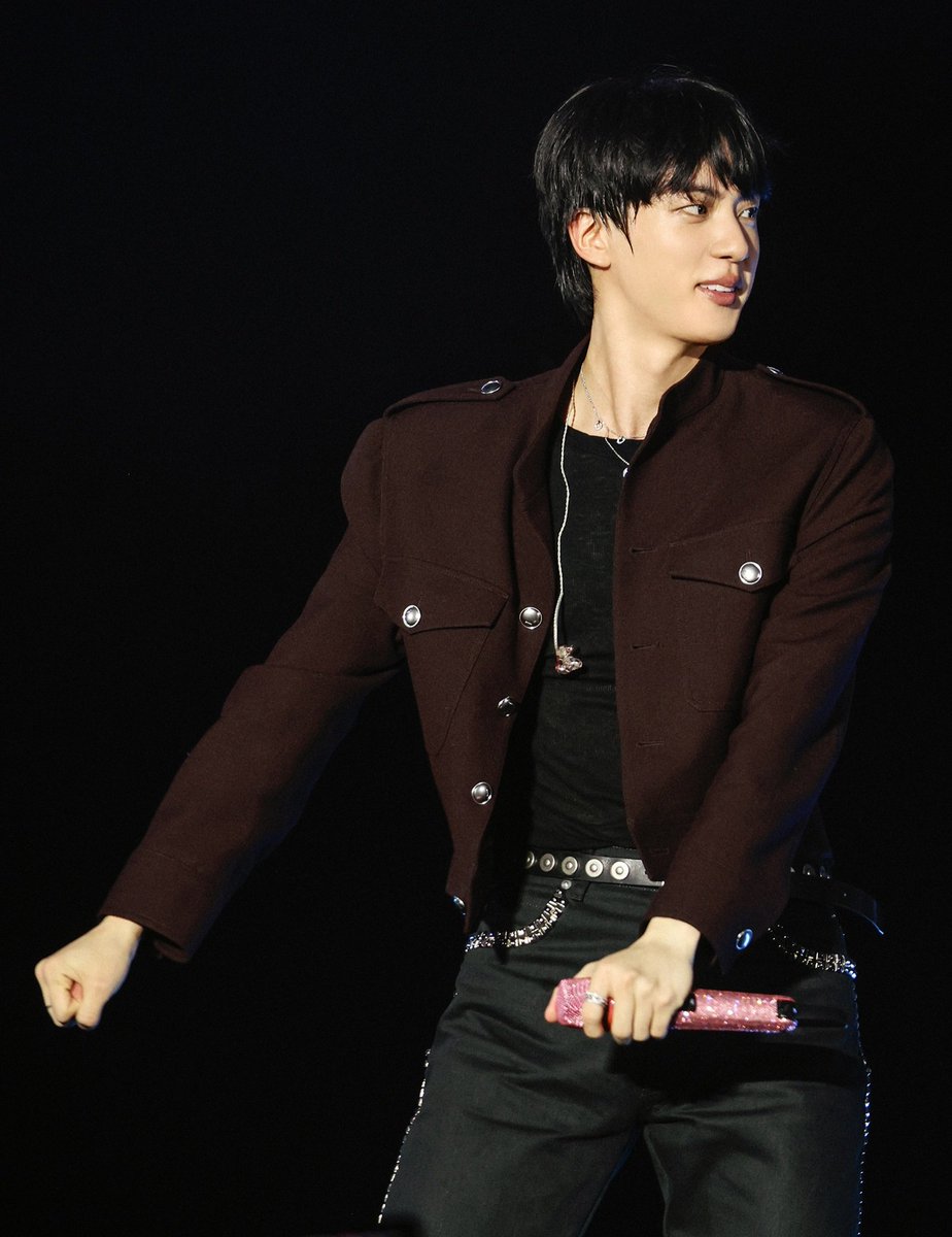 myhoney_jinnn's tweet photo. 핫바디 핫페이스 앤나 콩주먹✊🏻
#방탄소년단진 #Jin https://t.co/TP1ofrO70e