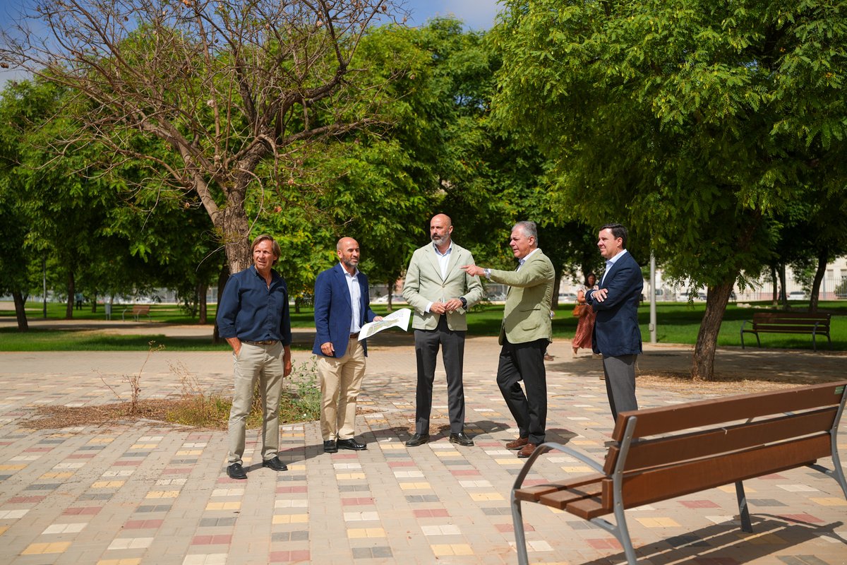 Ayto_Sevilla's tweet photo. Sevilla cuenta con un nuevo pulmón verde de 7 hectáreas en San Pablo y Nervión🌳🌿

✅Finalizamos los trabajos en los antiguos terrenos de la Cruzcampo construyendo un nuevo parque:

🌳 950 árboles
🛝 Área de juegos infantiles
⚽️ Pistas deportivas
🏃 Itinerario running
🪑 Bancos https://t.co/fqbdxMIfhF