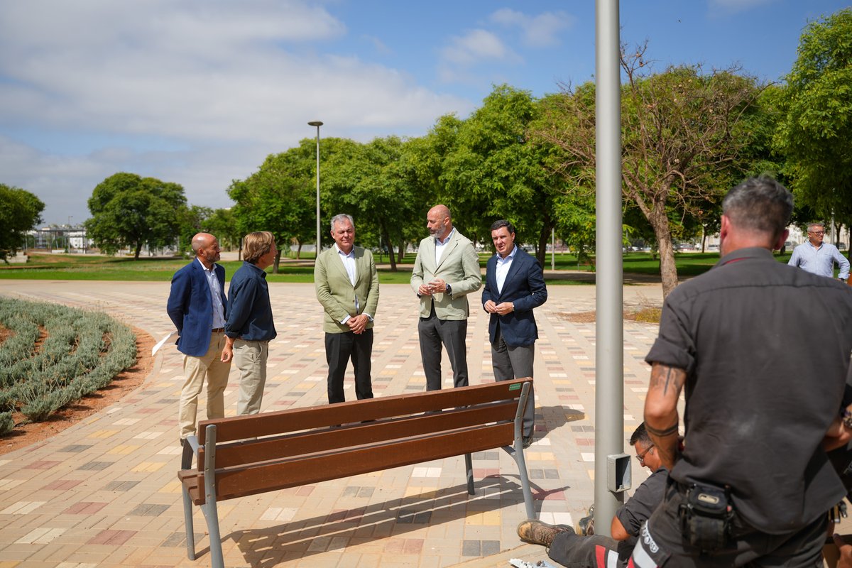 Ayto_Sevilla's tweet photo. Sevilla cuenta con un nuevo pulmón verde de 7 hectáreas en San Pablo y Nervión🌳🌿

✅Finalizamos los trabajos en los antiguos terrenos de la Cruzcampo construyendo un nuevo parque:

🌳 950 árboles
🛝 Área de juegos infantiles
⚽️ Pistas deportivas
🏃 Itinerario running
🪑 Bancos https://t.co/fqbdxMIfhF
