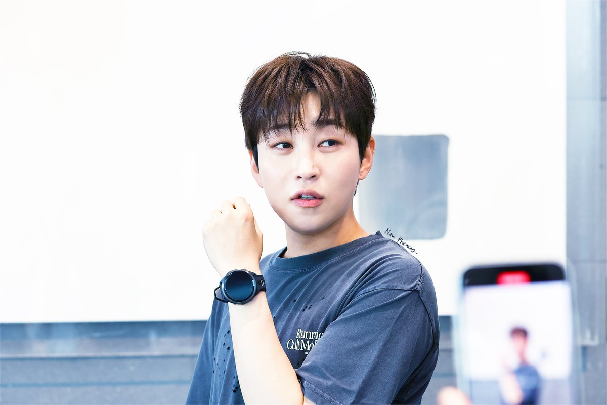 NowProcessingDD's tweet photo. 250709 정오의 희망곡 퇴근

오늘 진짜 너무 예뻤고 더운 날씨에 고생 많았다요ღ

#딘딘 #DINDIN https://t.co/DNoWiNSARo