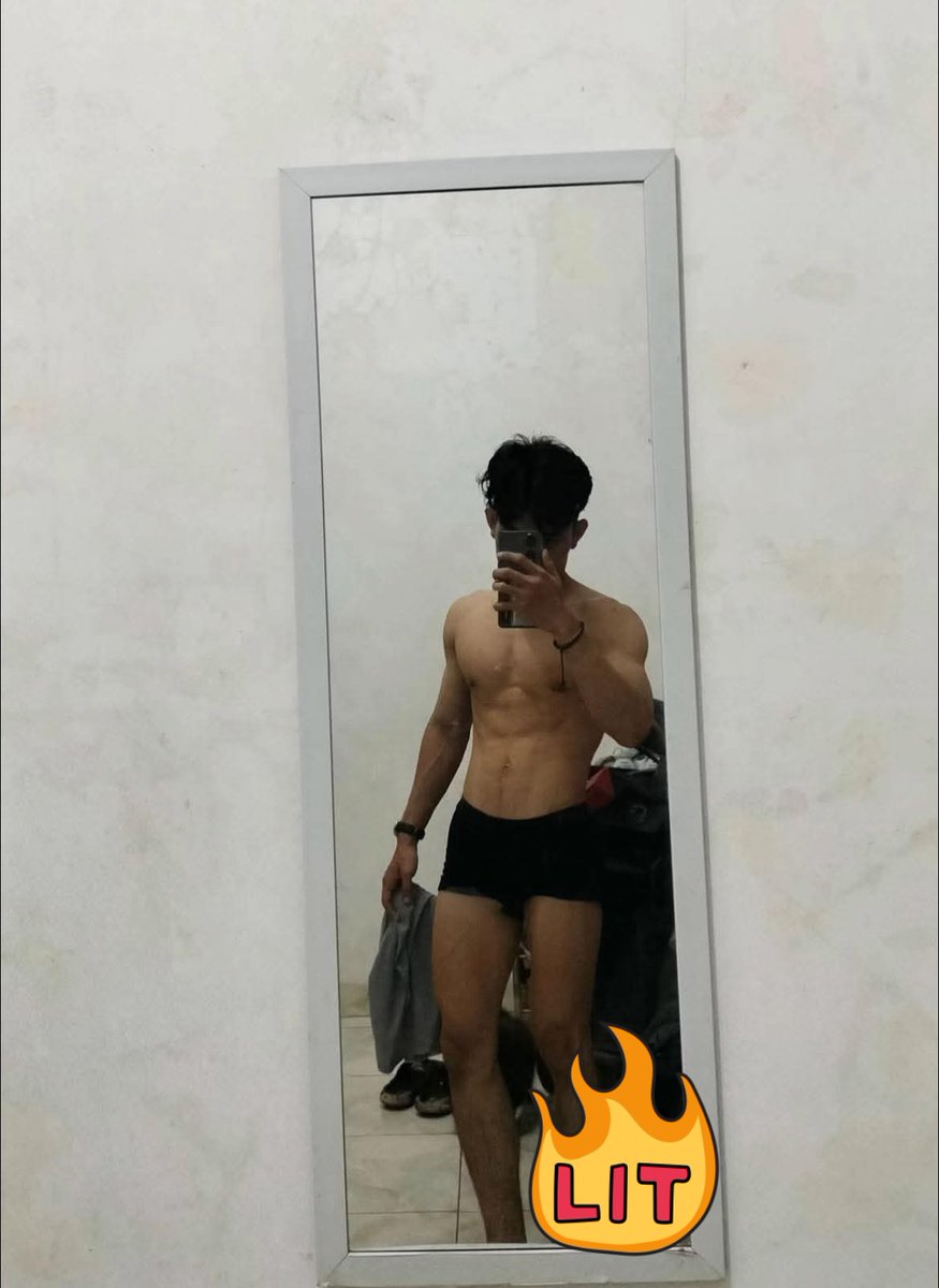 mmelsndy's tweet photo. Balik gawe capek bro https://t.co/ON8vapJo9v