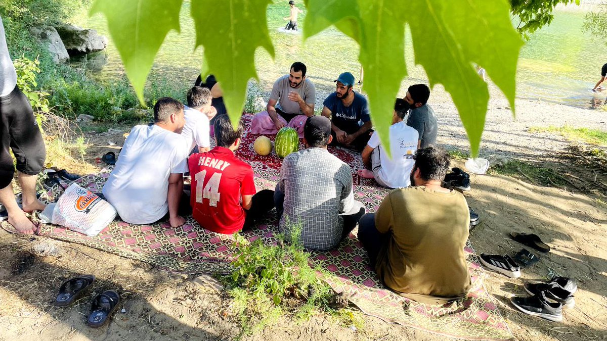 HurGenclikBglr's tweet photo. 🍃 Muhabbet Allah için, gayret ümmet için!
Piknik bahaneydi, dertleşmek nasip oldu.
Hürgençlik Bağlar olarak hem piknik yaptık hem hasbihâl ettik.
“Daha faydalı, daha üretken nasıl oluruz?” diye dertleştik,
Her adımda daha bilinçli, her işte daha güçlü olmak için yola devam! https://t.co/iYr8XUWlB5
