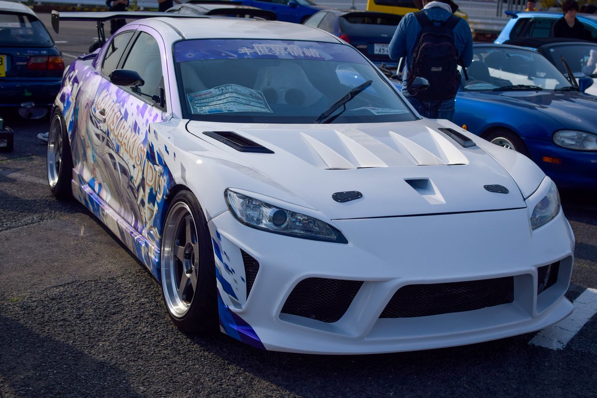 #愛車の右斜め前嫌いな奴いない