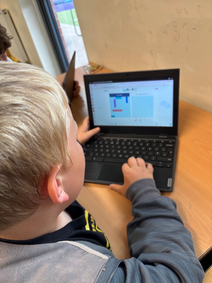 YsgolPenmorfa's tweet image. I’m our latest Maths lessons we’ve been learning how to read coordinates, which has included some fun games of battleships! #YP4J