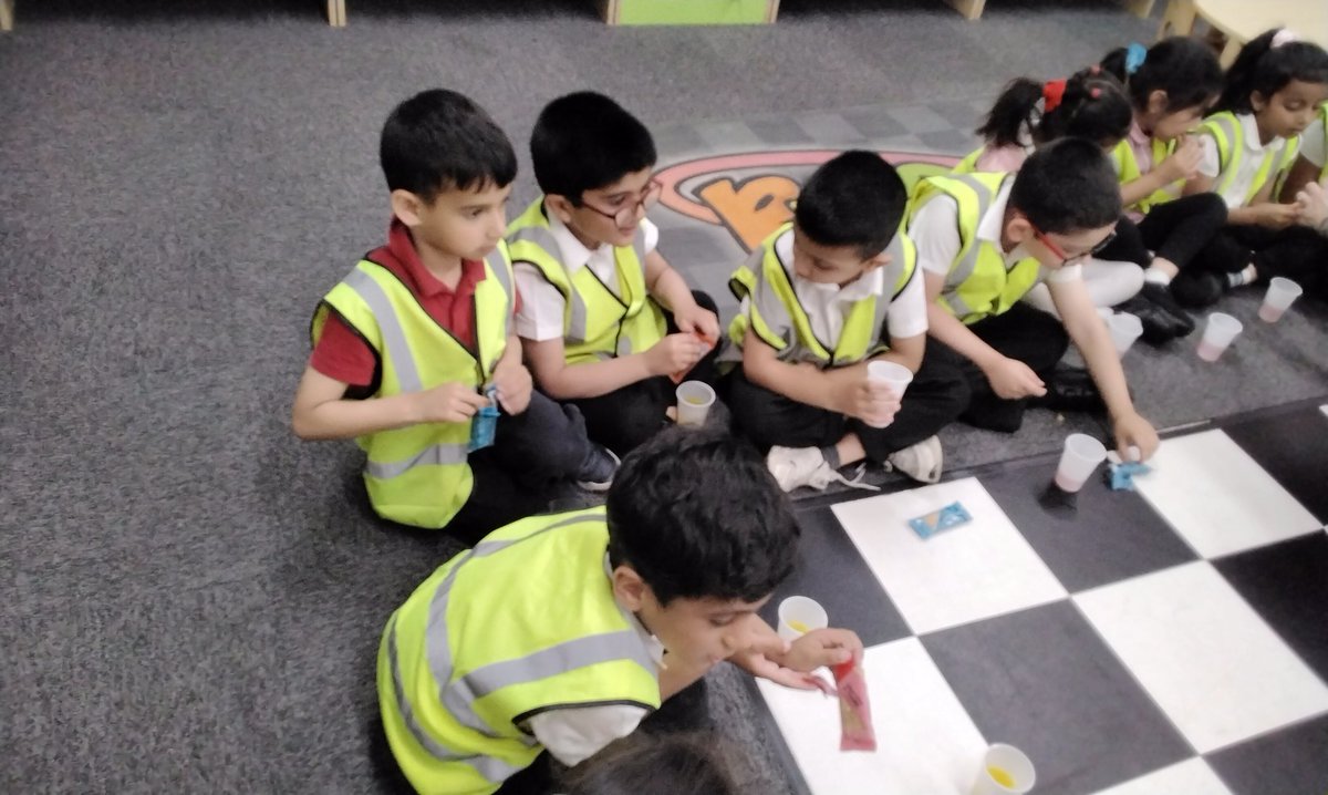MarlboroughPrim's tweet image. Year 1 had a fantastic time at their local library, Small Heath library. We had a story session by the fantastic librarian to start our morning. After thus, we had a tour of the library, read books and played games on the computers. We finished with some juice and biscuits.