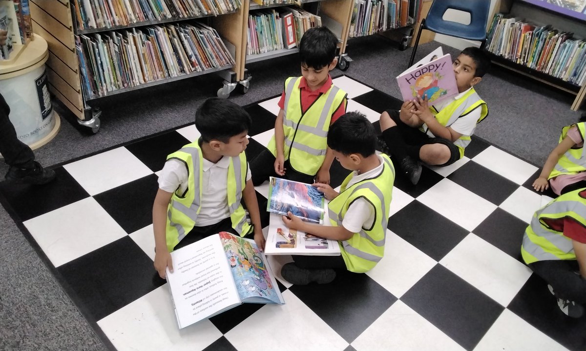 MarlboroughPrim's tweet image. Year 1 had a fantastic time at their local library, Small Heath library. We had a story session by the fantastic librarian to start our morning. After thus, we had a tour of the library, read books and played games on the computers. We finished with some juice and biscuits.