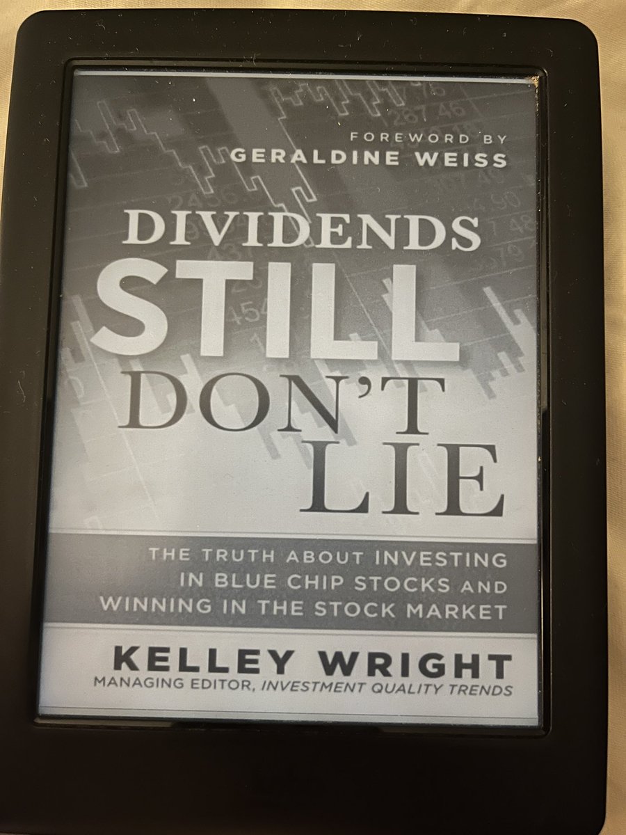 BIG_invgroup's tweet image. The Dividend PlayBook + Dividends Still Don’t Lie = hele fijne kennisbasis over dividendbeleggen.
Ideale combinatie; van de basis tot strategie. Boeken vullen elkaar perfect aan. Zou wel bij ‘Playbook’ beginnen.