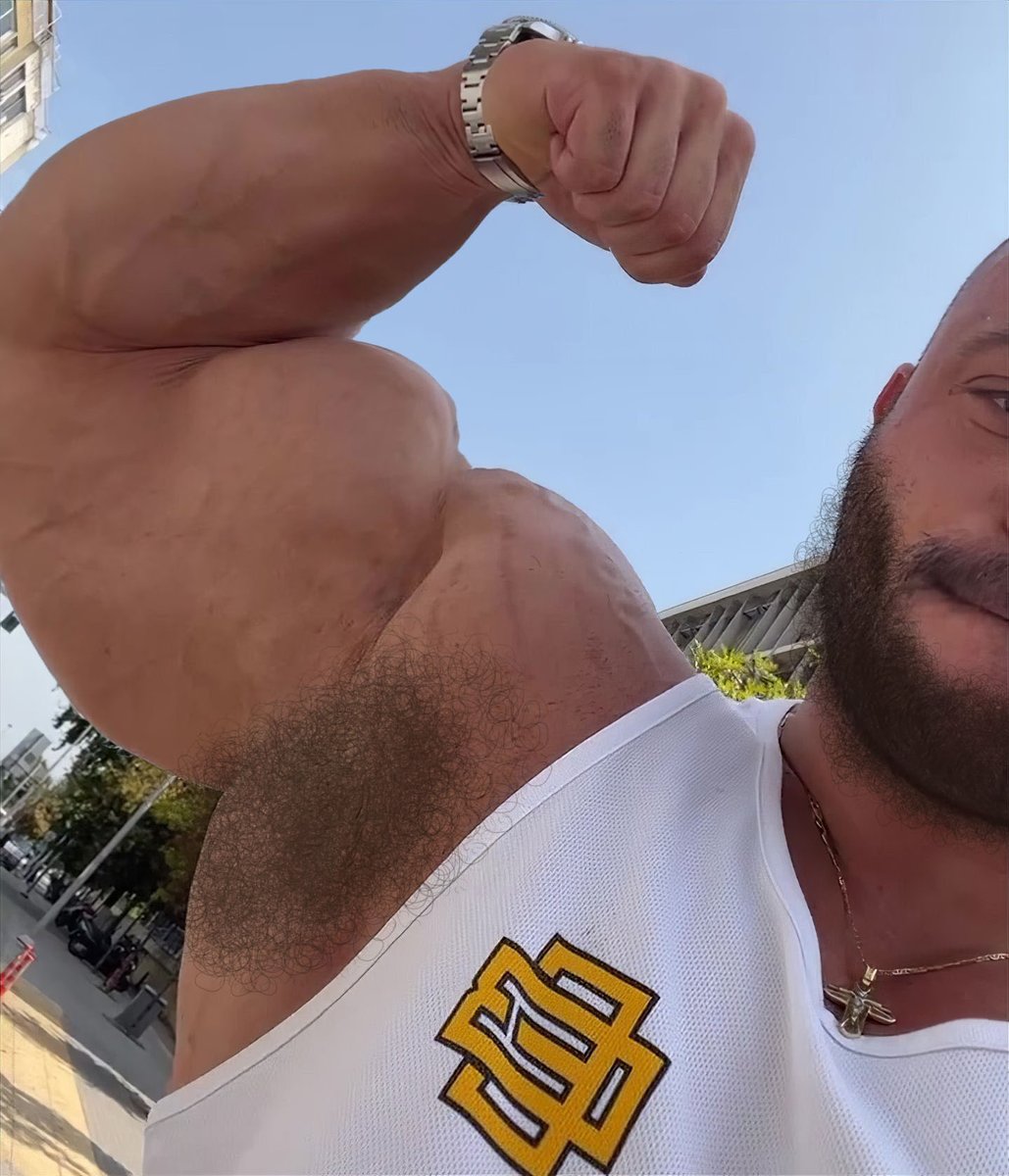 VMorphs's tweet image. Bigger Biceps 💪