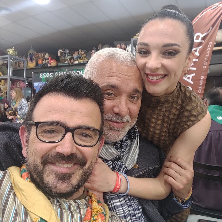 nuria_llopisb's tweet image. Aún no puedo creerme la noticia 
D.E.P amigo 
Las fallas pierden a un gran fallero