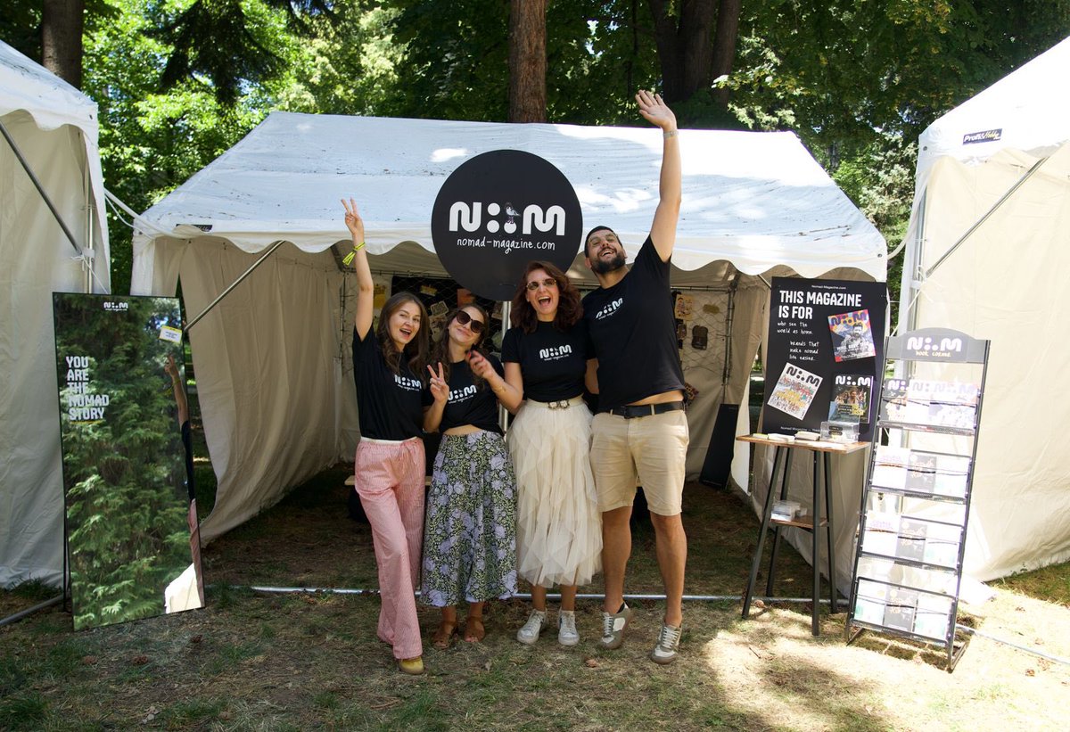 Remote team is when you work together for 1,5 years and meet in person for the first time at the booth, launching the third edition. #banskonomadfest #nomadmagazine 

(I love my team) @nomadgossipmag