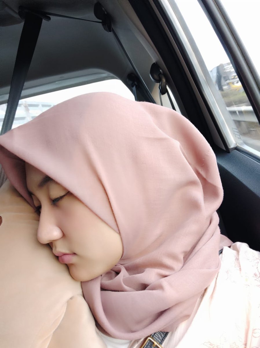 Es cekek tweet media