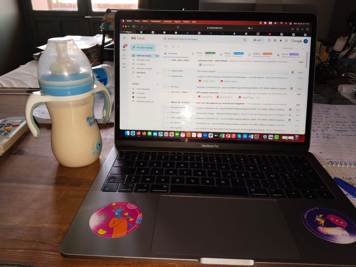 zakariaitpc's tweet image. 📷 Aujourd’hui j’ai réalisé que j’étais officiellement un parent à 100%…
Je suis arrivé au bureau avec le biberon de ma fille dans mon sac 📷 Pas mon thermos, pas une gourde branchée, non… un vrai biberon ! Avec du lait et tout ce qu’il faut pour une réunion d’urgence… avec bb