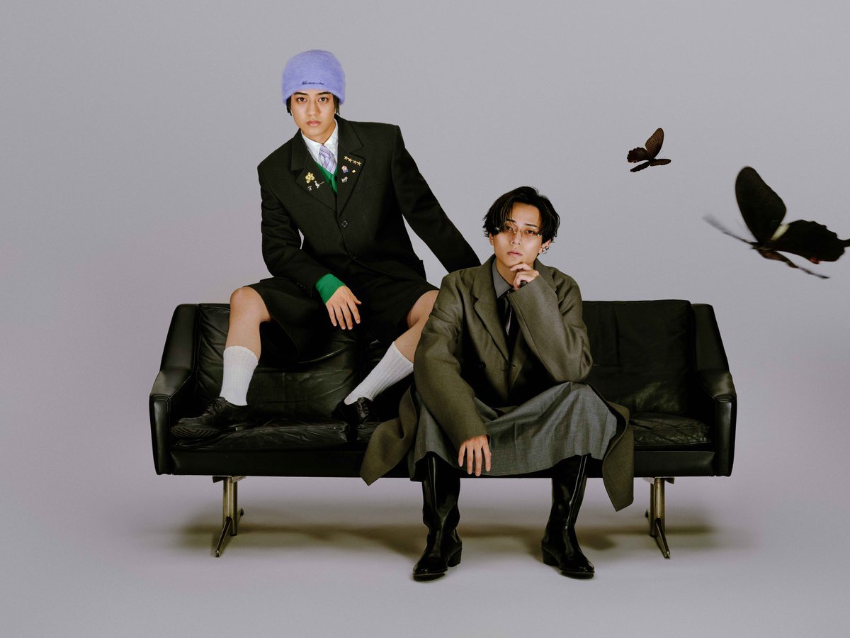 kp_official0523's tweet image. Q.アーティスト写真に込めた思いは？

I Knowの楽曲イメージとリンクさせ、アーティスト写真の方では、“実世界の中にある少しの違和感”を感じられるようにしたいと思い、
良い意味と不穏な意味の二面性を持つ黒いアゲハ蝶をモチーフとして選び、妖艶なムードを演出しています。…