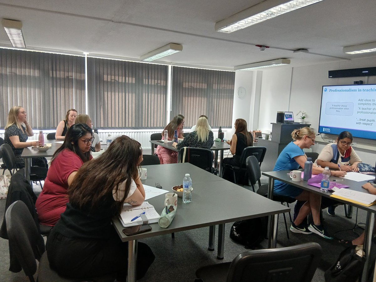 LEOtraining5's tweet image. 👋 A huge welcome to our new teacher trainees as Flying Start, Day 1, begins!
💡 We are excited to dive into practical guidance, connect with peers and build confidence to hit the ground running for their September placements.
✨ An inspiring journey starts now!
#WeAreLEO 🦁
