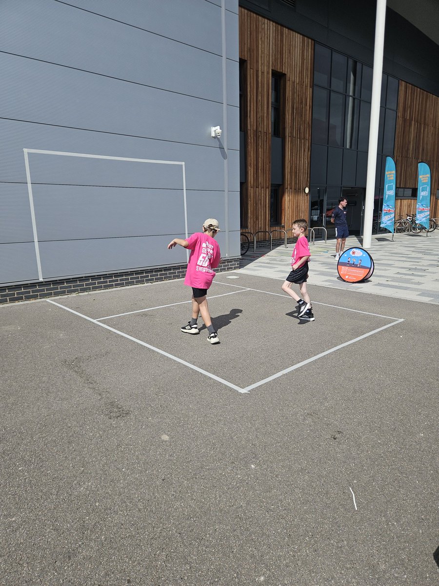 Back for <a href="/BerkshireGames/">BerkshireSchoolGames</a> school games festival today! Over 1000 young people, and a 1wall tournament this afternoon! #active60zone