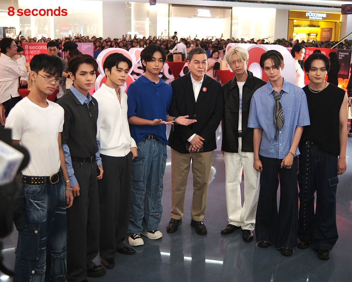 HORI7ON with Mr. Ben Chan at grand opening of Korean fashion brand 8seconds today at SM Mall of Asia in Manila.