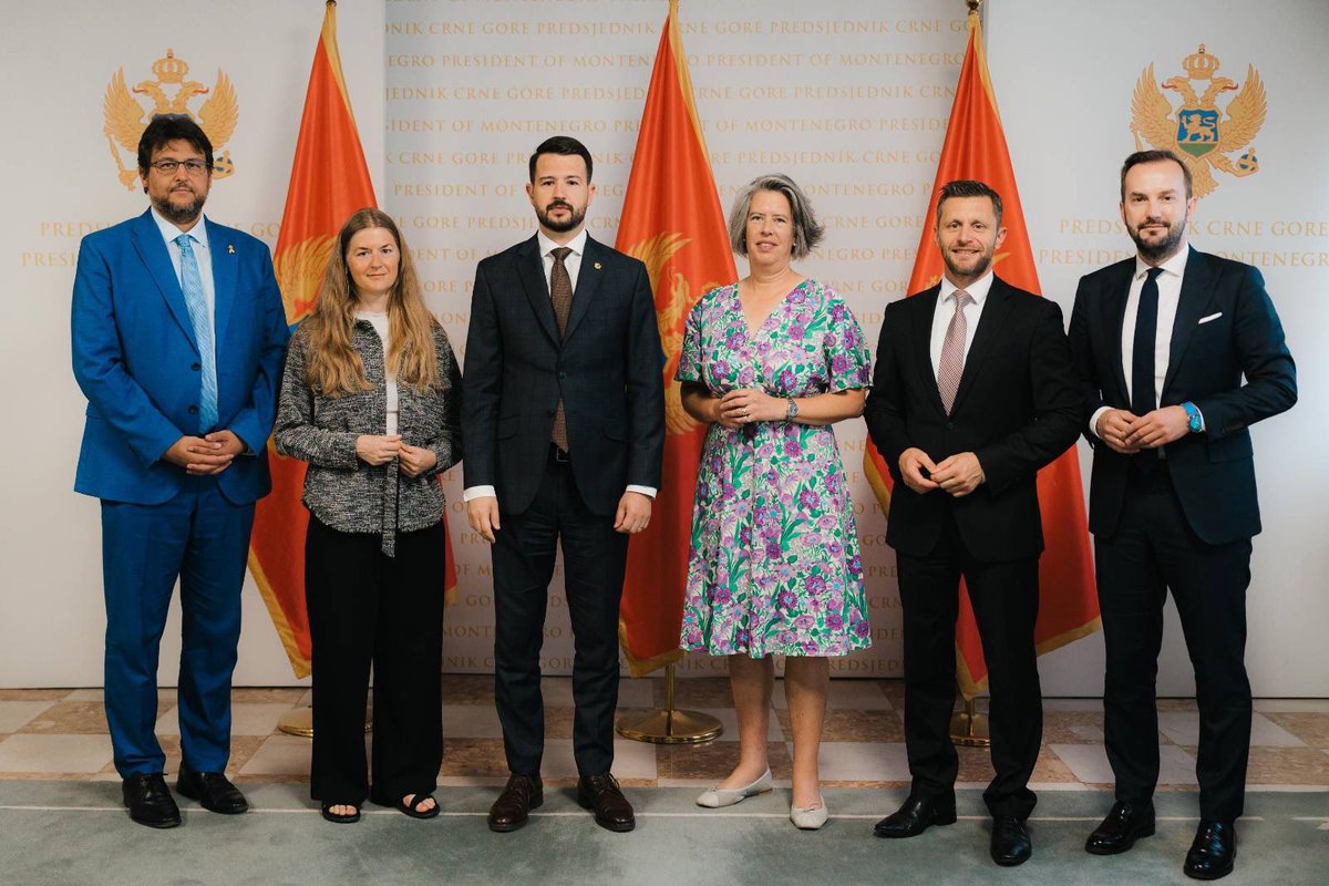 Predsjednik Crne Gore <a href="/JakovMilatovic/">Jakov Milatovic 🇲🇪🇪🇺</a> primio je delegaciju poslanika Hrišćansko-demokratske unije (CDU) iz njemačke savezne pokrajine Saksonije Anhalt koju je predvodila ministarka unutrašnjih poslova i sporta Tamara Cišang. Posjeta je realizovana u saradnji sa direktorom