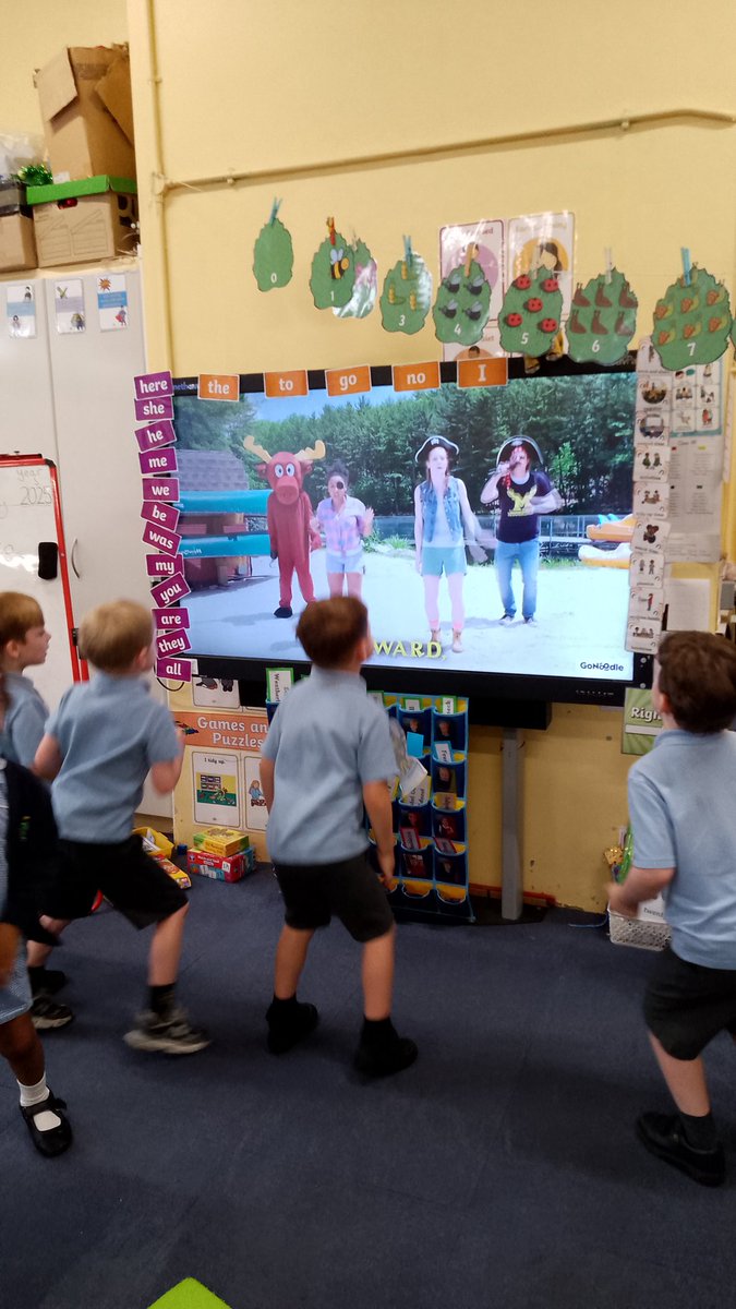 We have been learning about pirates in #history and how to 'talk like a pirate'. We enjoyed lots of follow up activities including making our own pirates, building pirate ships and learning some dances and songs. #RR