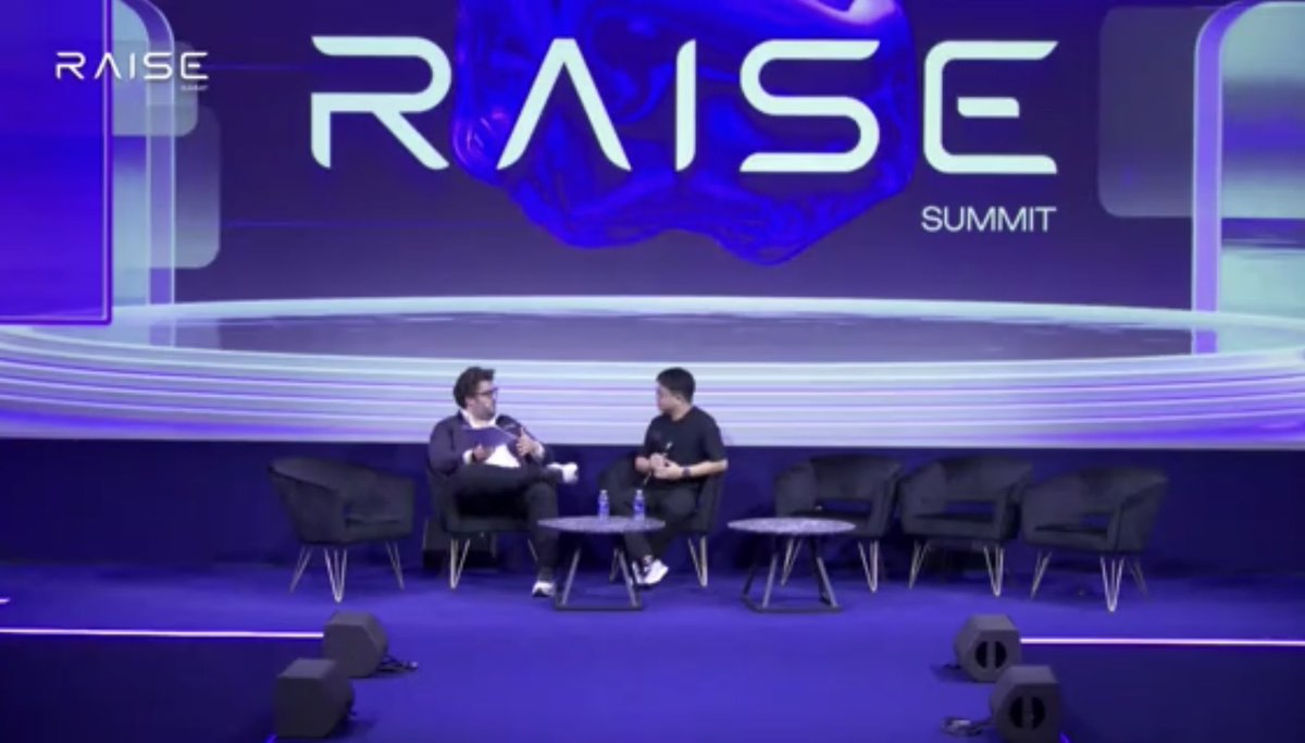 hidecloud's tweet image. Had a great time sharing Manus’s latest updates and thoughts at the @RaiseSummit yesterday. Been to the Louvre many times but never knew there was such a massive conference space underneath!
The evening got even better when Eurotech invited me to speak about personal growth and…